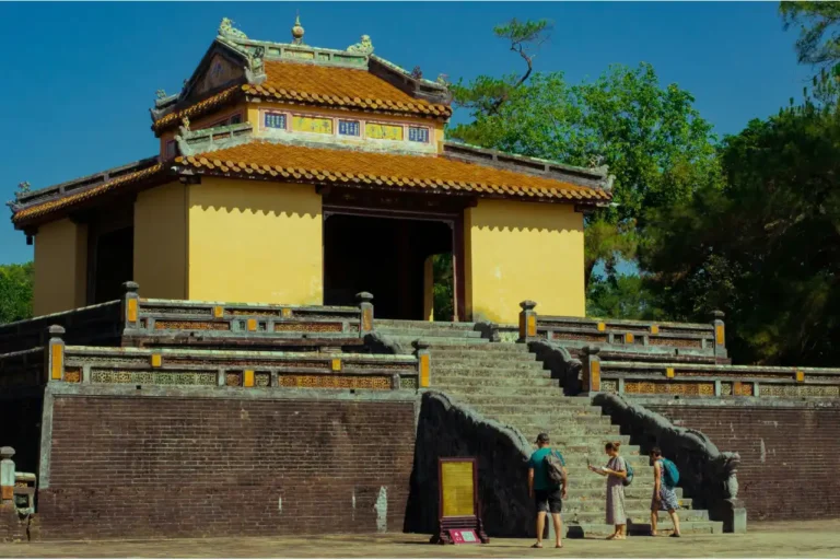 מקדש מינג מאנג, הואה