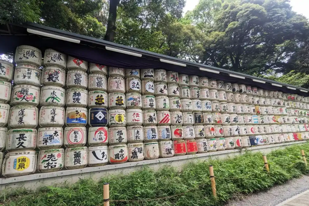 שבוע בטוקיו: חביות יין אורז ב Meiji Jingu