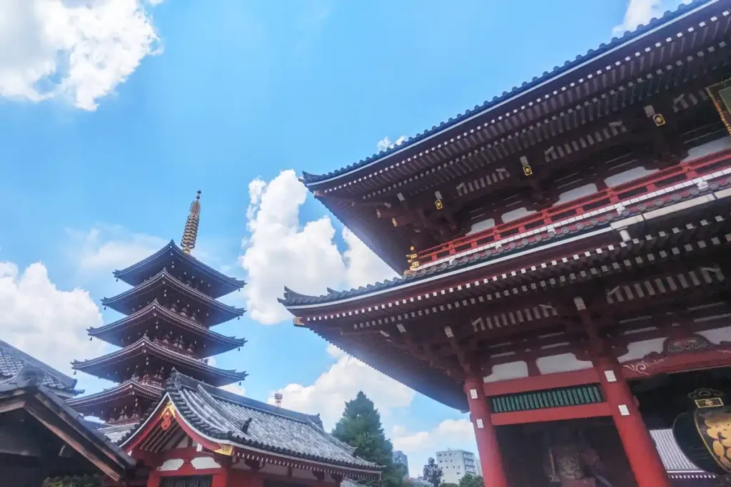 The Sensō-ji temples for a week trip in Tokyo